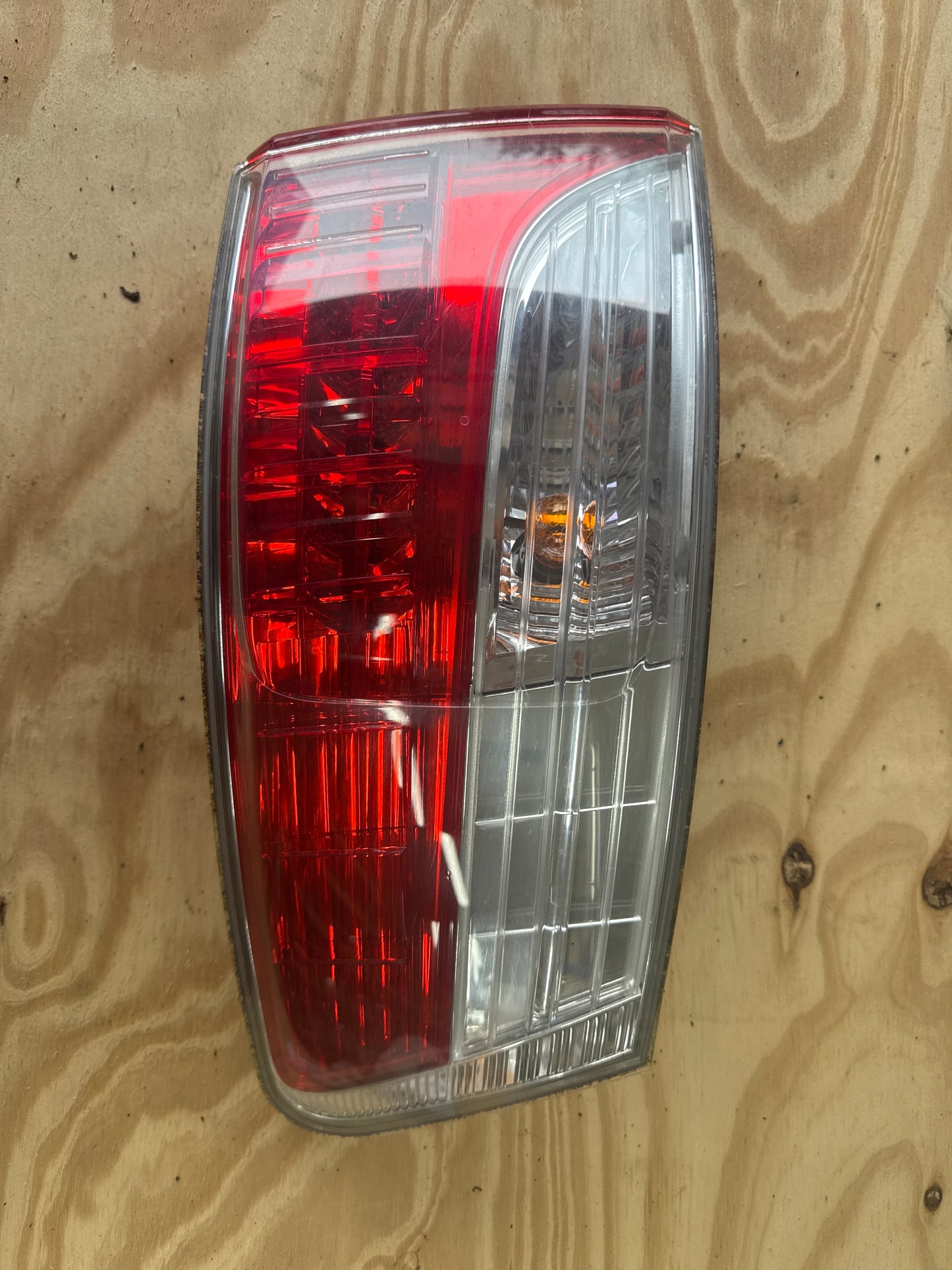 Combination Rearlight for TOYOTA:AVENSIS Saloon, 81551-05250 8155105250