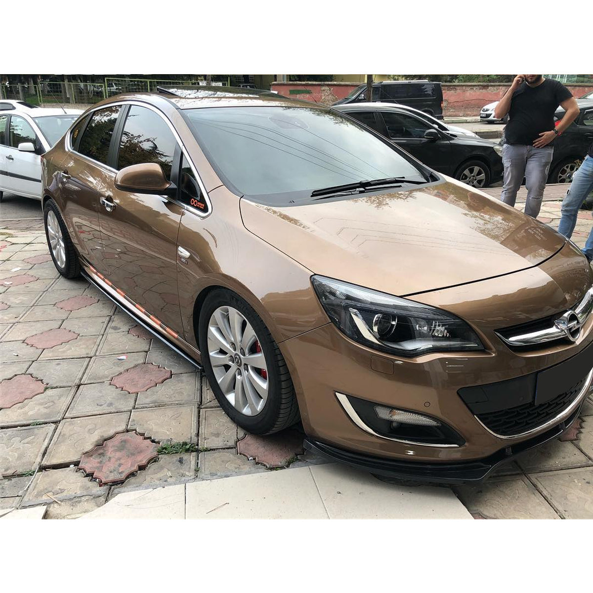 Astra J glossy splitter