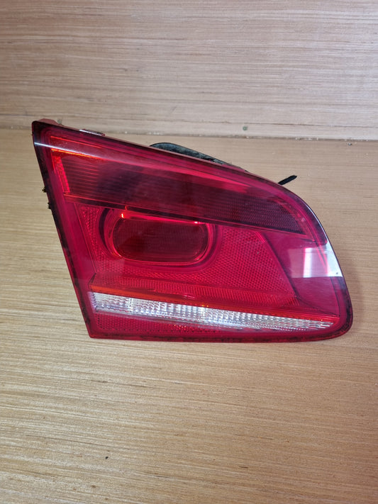 Vw passat boot taillight