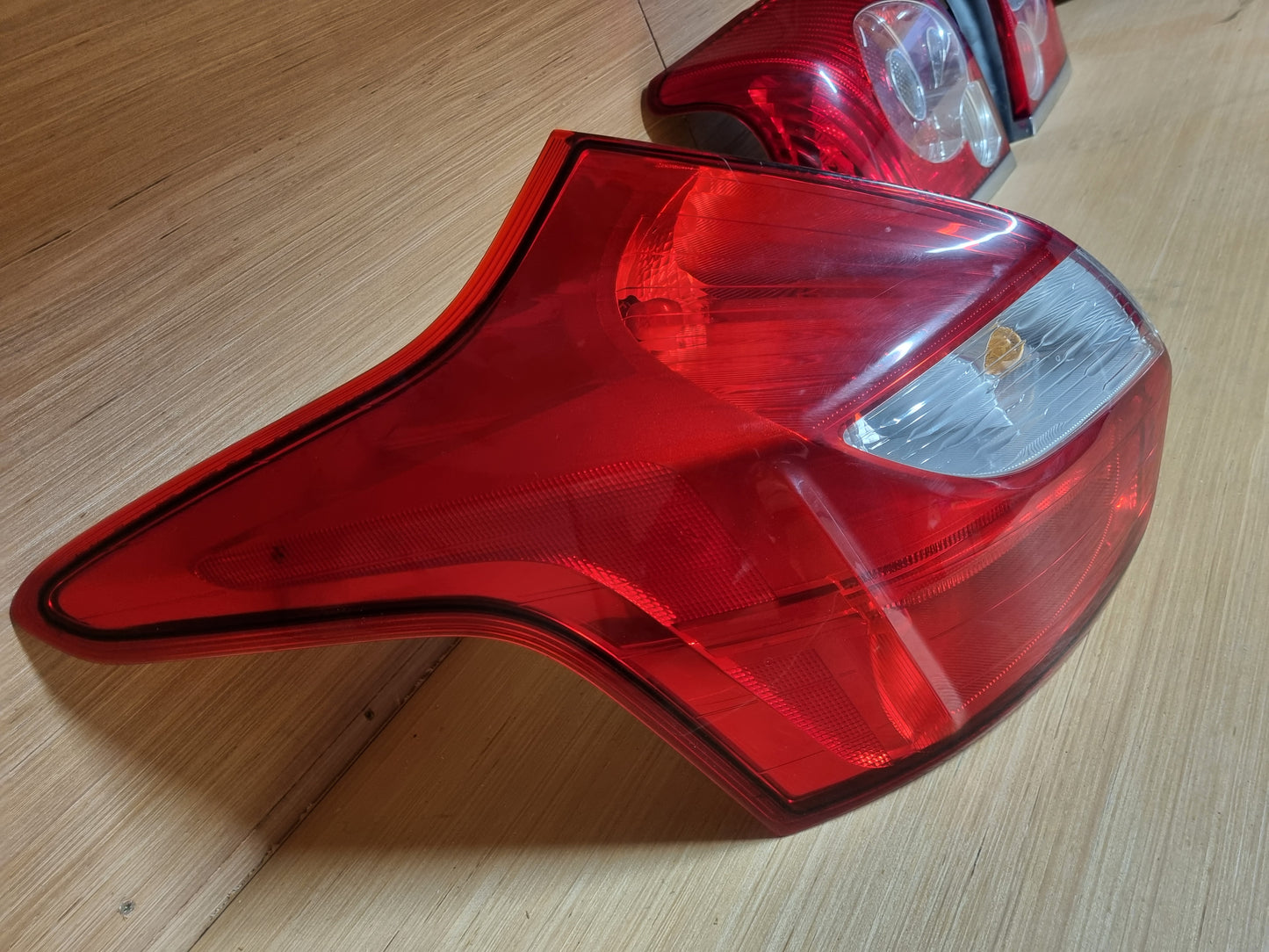 Ford focus 2011- used taillights