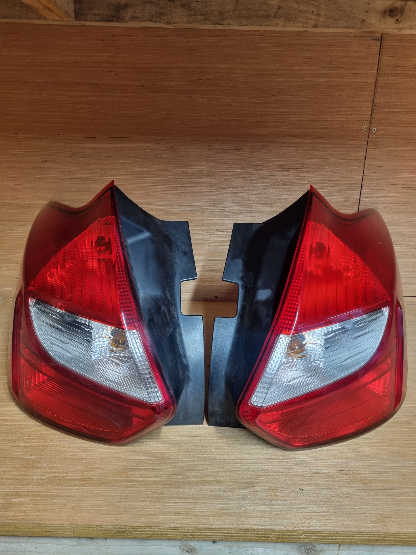 Ford focus 2011- used taillights