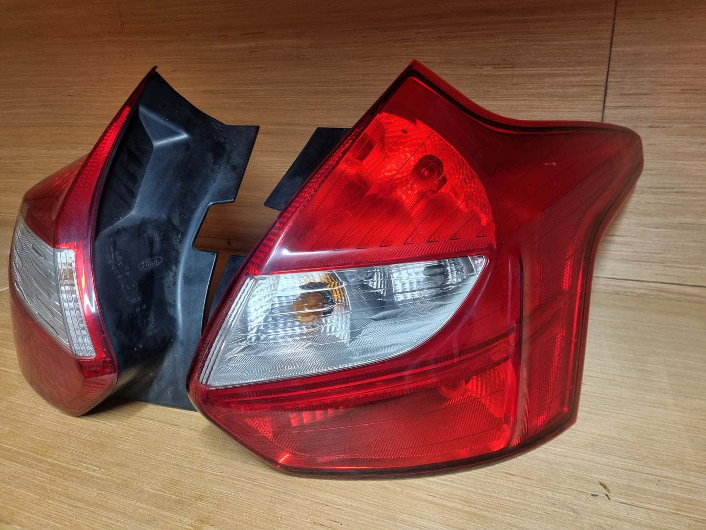 Ford focus 2011- used taillights