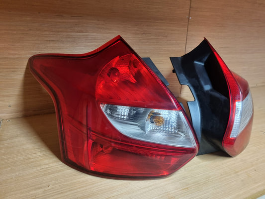 Ford focus 2011- used taillights