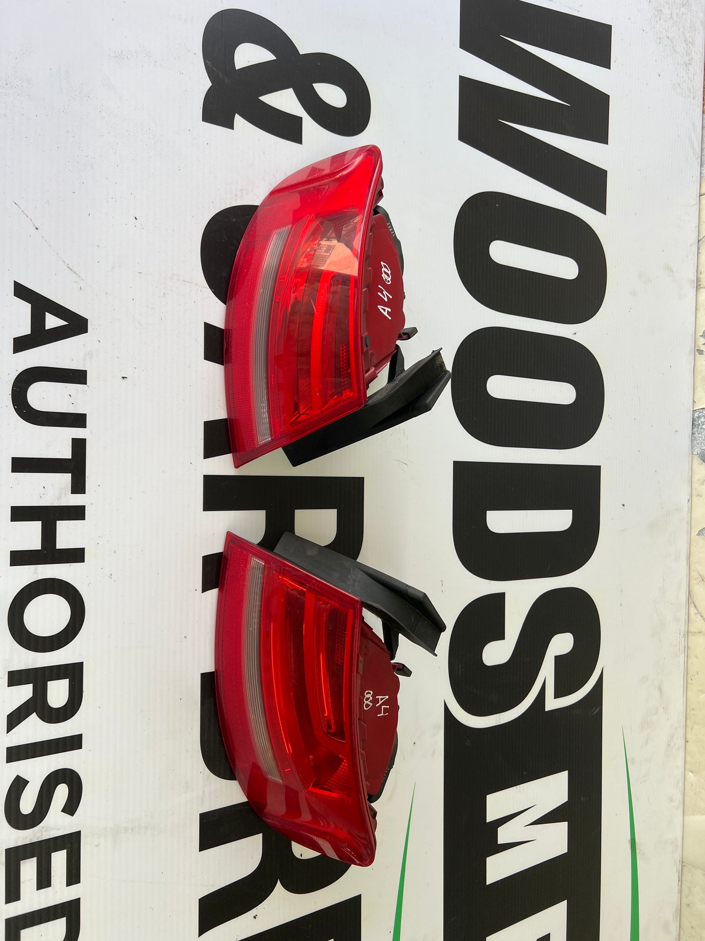 2014 AUDI A4 B8 8K2 TAILLIGHT (RIGHT/ LEFT OUTER)