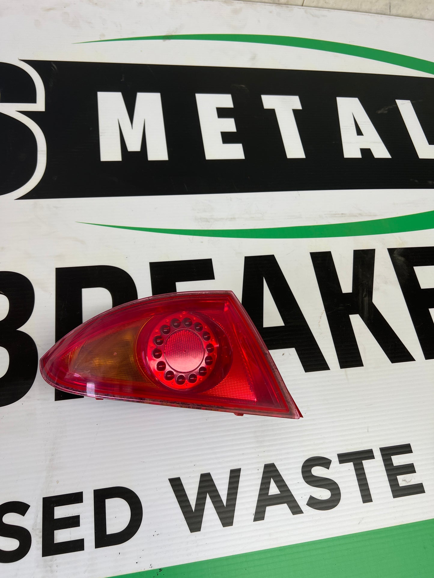 SEAT LEON 2010 O/S REAR OUTTER