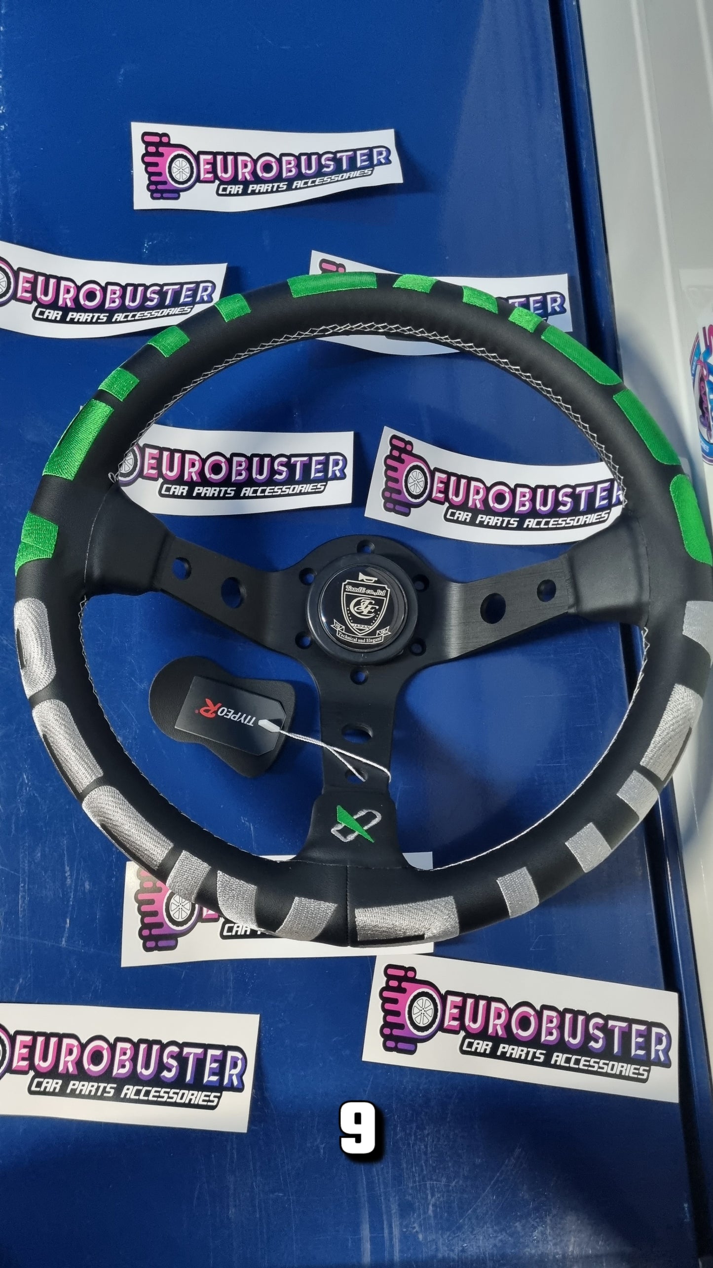 Green vertex steering wheel