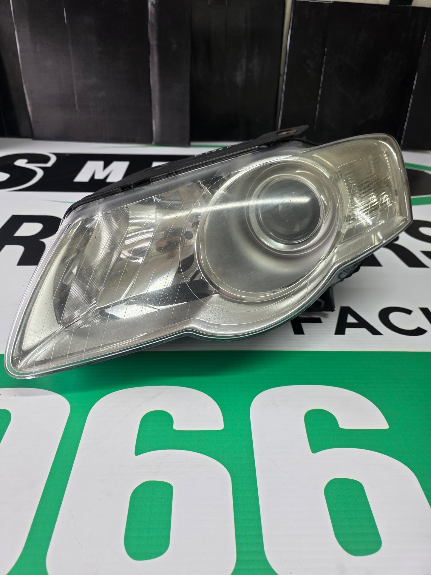 USED 08 VW PASSAT HEADLIGHT PS