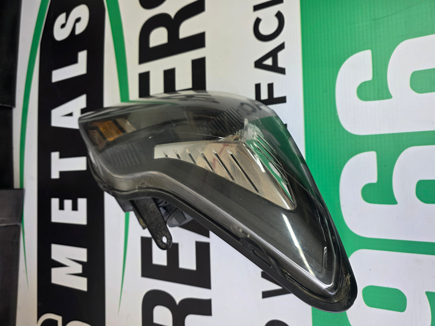 Used 11 ford focus ds headlight